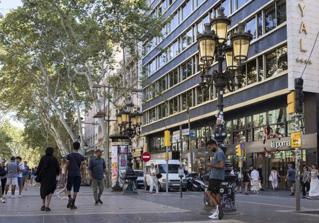 20240717 fanals rambla portes entrada barcelona 014