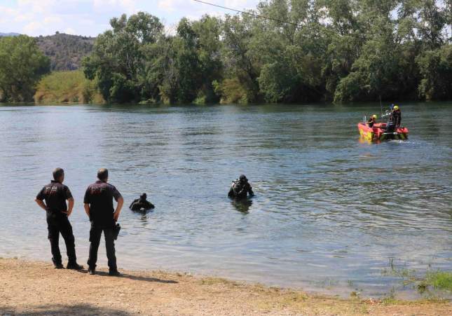 cotxe enfonsat riu ebre miravet