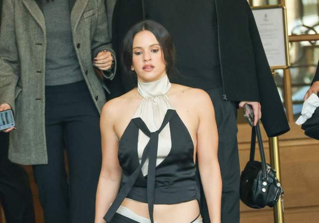 Rosalía vestida amb l'estètica 'Lux' abans d'estrenar el disc / Gtres