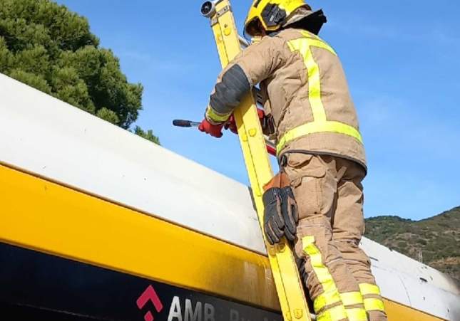 bomber incendi autobus badalona bomber incendi autobus badalona