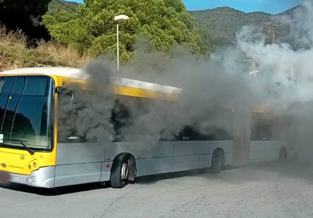 autobus incendiat badalona
