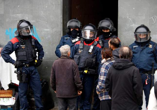 desalojo bloque ocupado borges blanques oriol bosch acn desalojo bloque ocupado borges blanques oriol bosch acn