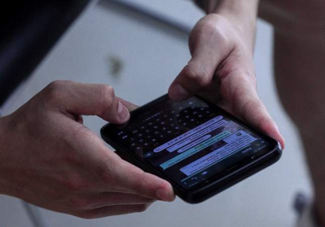 recurs mobil whatsapp unsplash