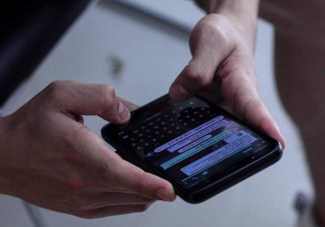 recurs mobil whatsapp unsplash