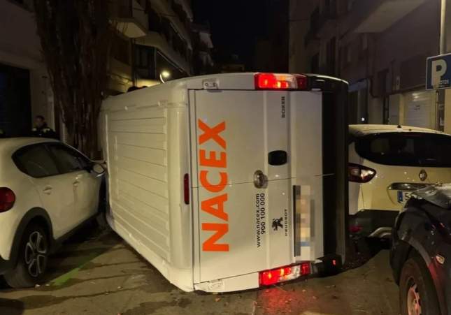 furgoneta bolcada hospitalet (1)