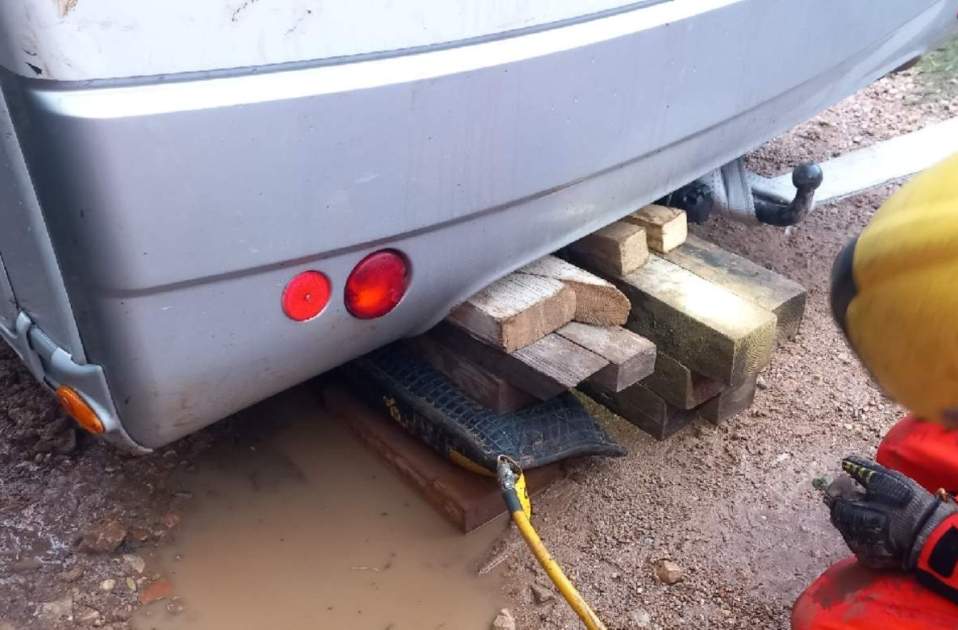 Efectius dels Bombers en les tasques de rescat / Bombers Efectius dels Bombers en les tasques de rescat / Bombers