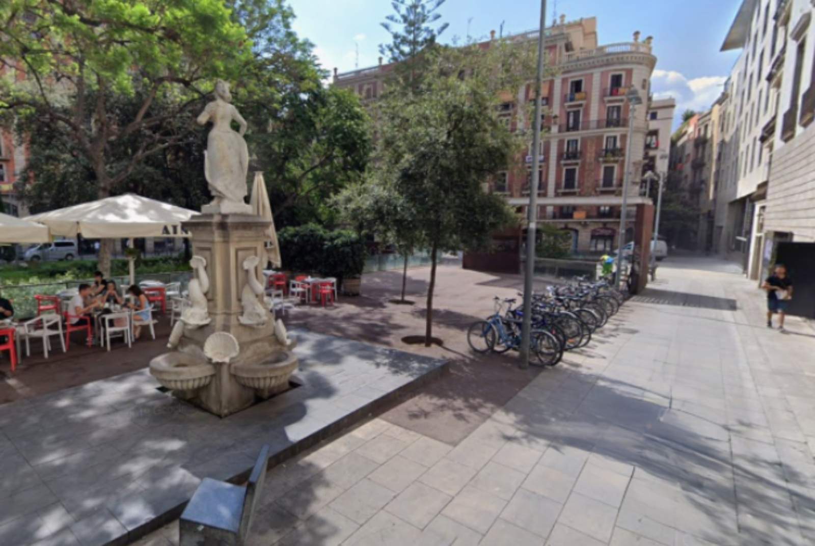 Plaça de la Vila Madrid Barcelona