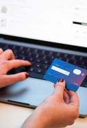 Shopping online with bank card (1)