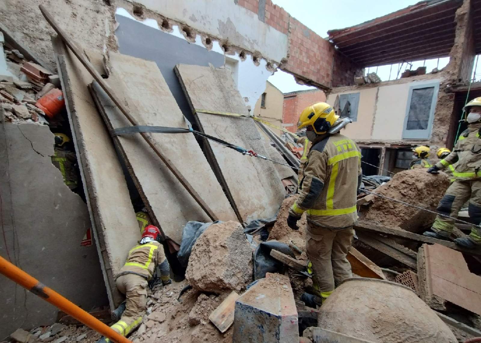 Quatre ferits, dos de greus atrapats entre la runa, en l'esfondrament d'una casa a Vilanova de Bellpuig