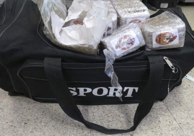 Bolsa con hachís / Mossos d'Esquadra