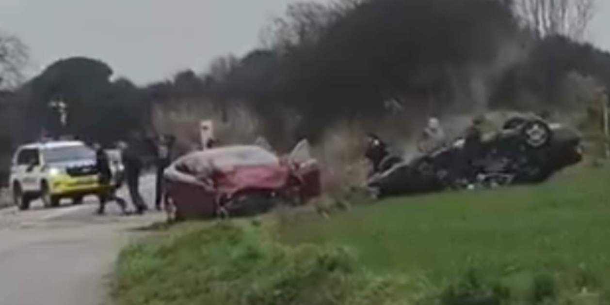 Dos muertos y dos heridos en un grave accidente entre dos coches en ...