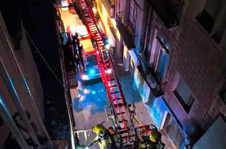 Tasques d'extinció de l'incendi / Bombers 