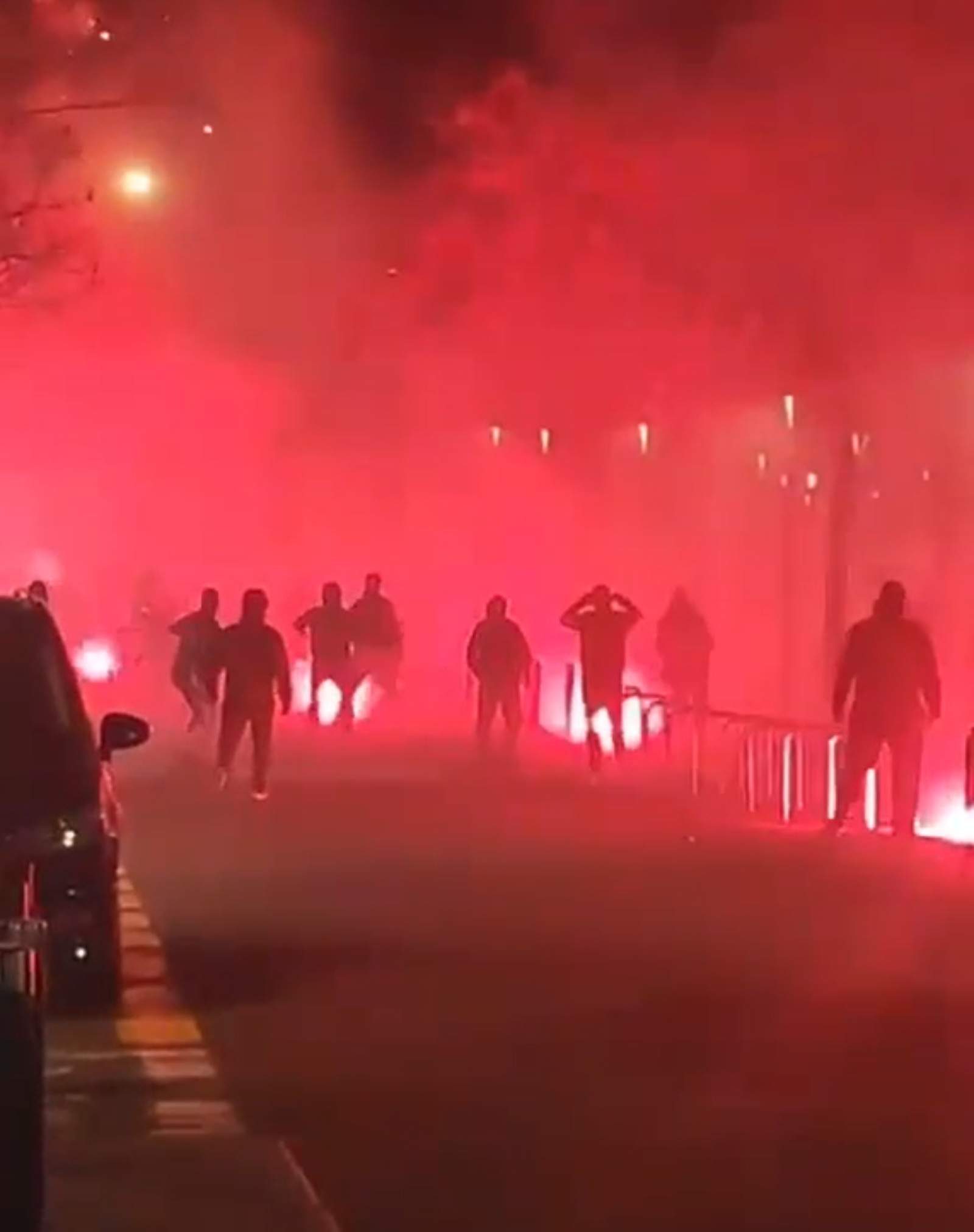 Un error de planificació policial acaba amb una batalla campal abans del Nàstic-Betis a Tarragona