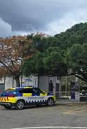 policia local llança a l'estació de tren