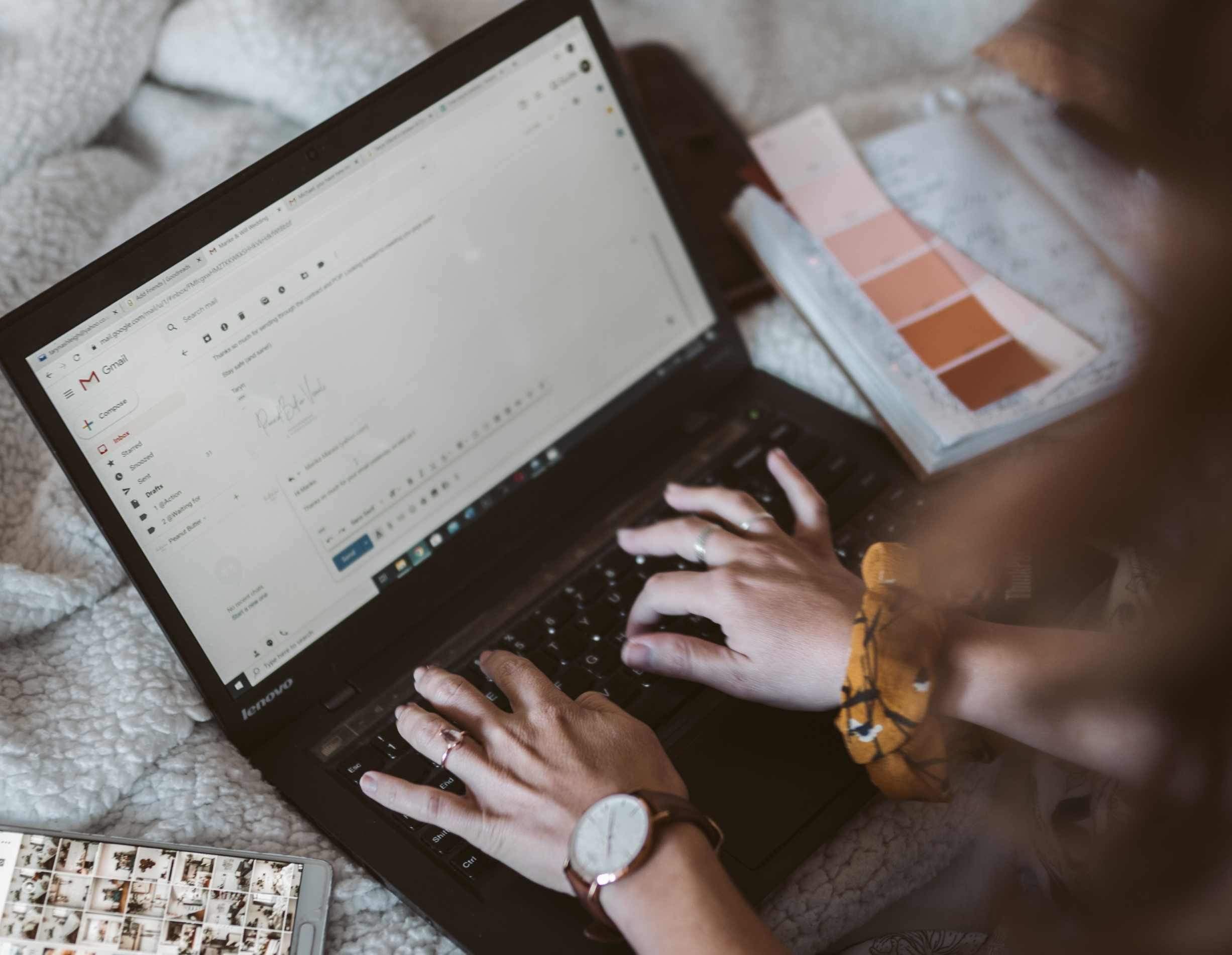 ordinador correu electronic