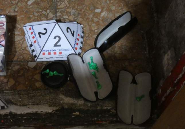 Imatge de paperines trobades al narcopís / Mossos d'Esquadra