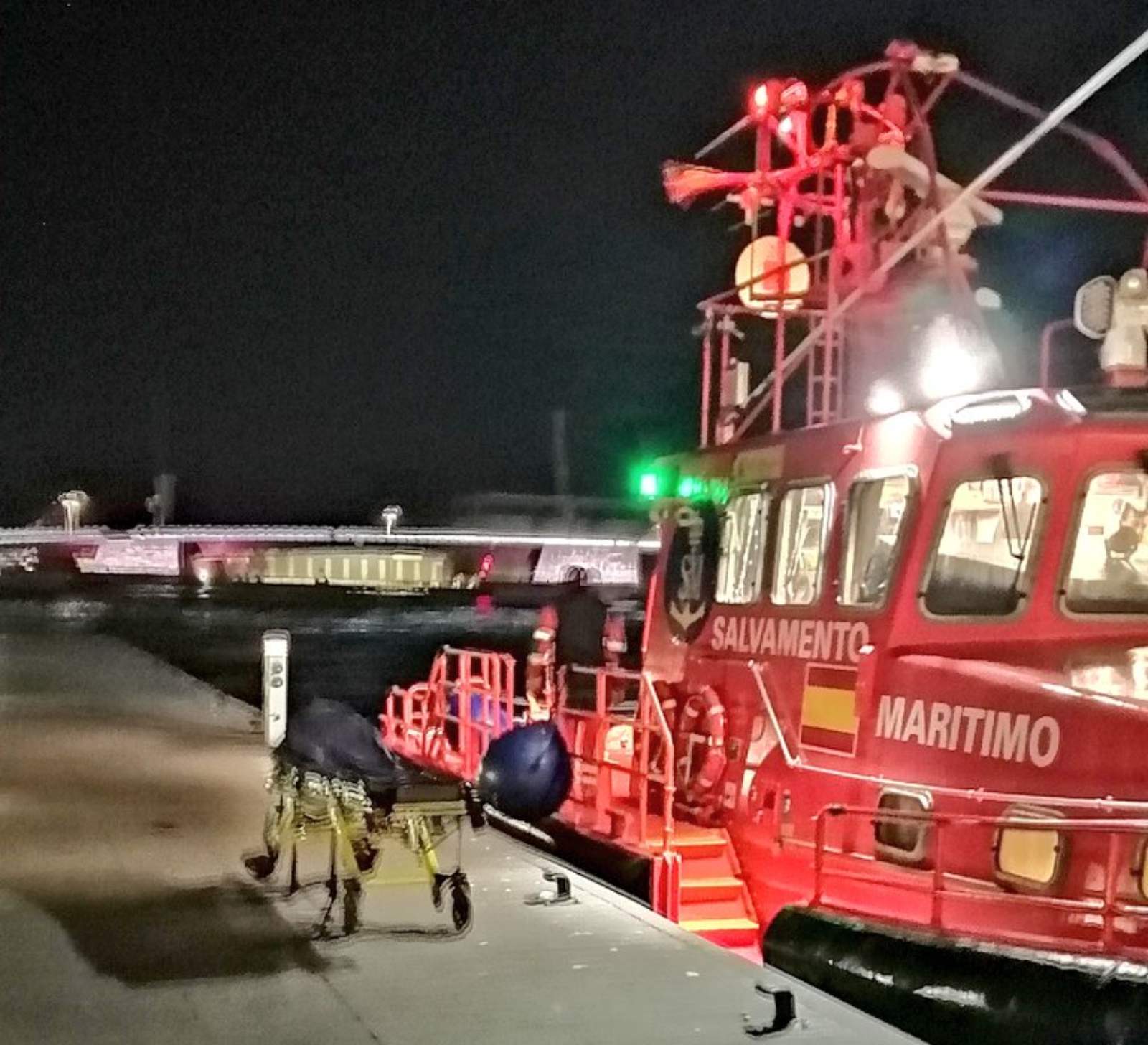 Embarcación en el Puerto de Tarragona / Salvamento Marítimo