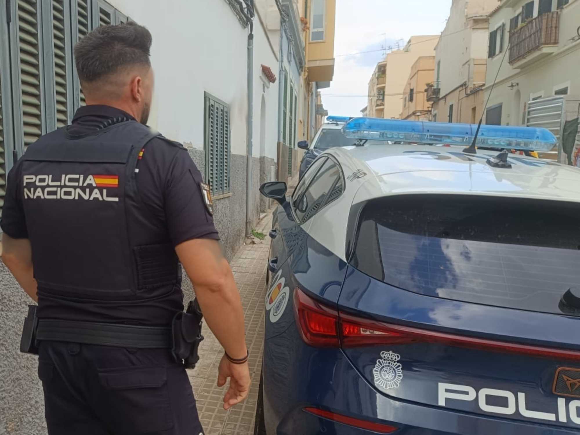 recurs policia nacional agent cotxe