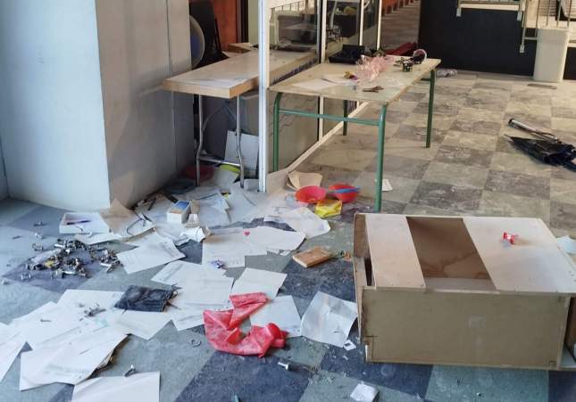 Desperfectos en el pabellón de Sarria de Ter