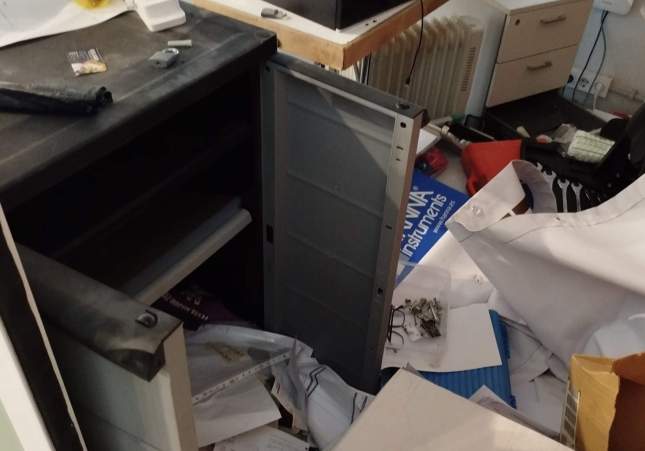 Desperfectos en la recepción del pabellón / ACN