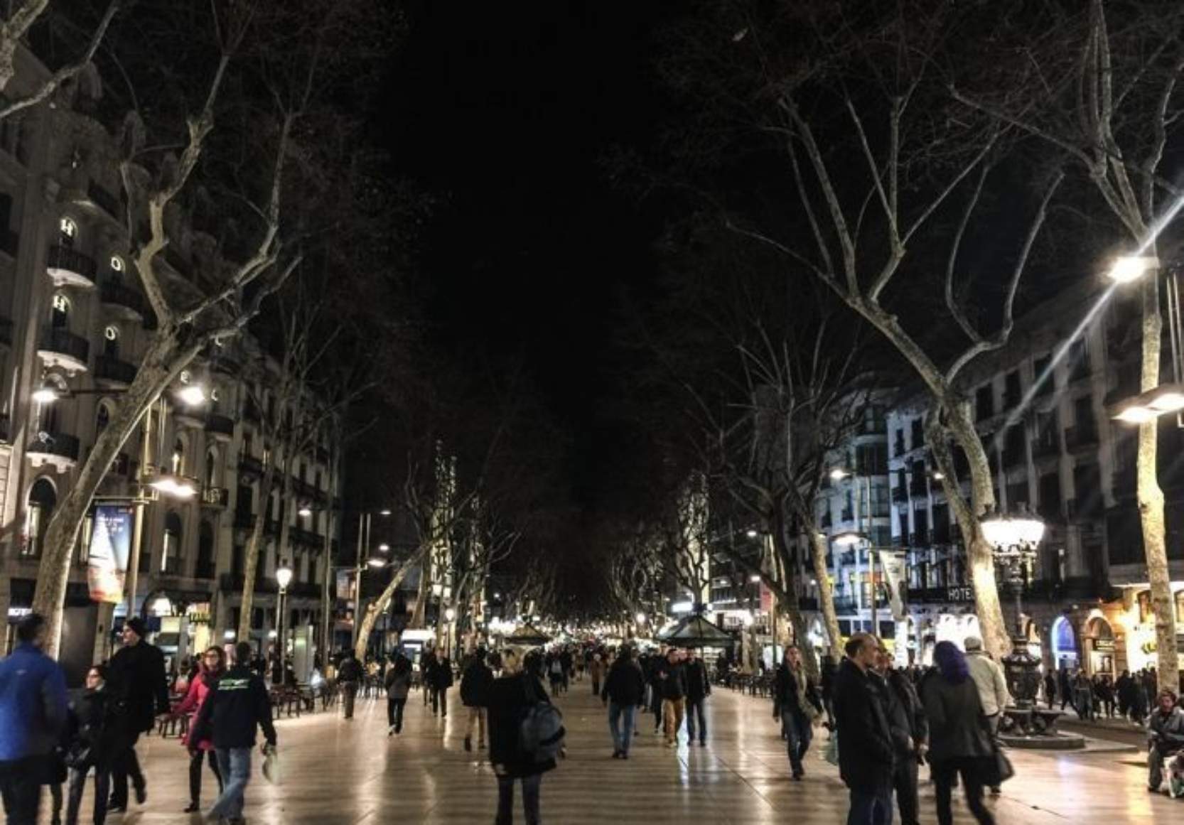 Rambla barcelona nit  Viajeros Callejeros