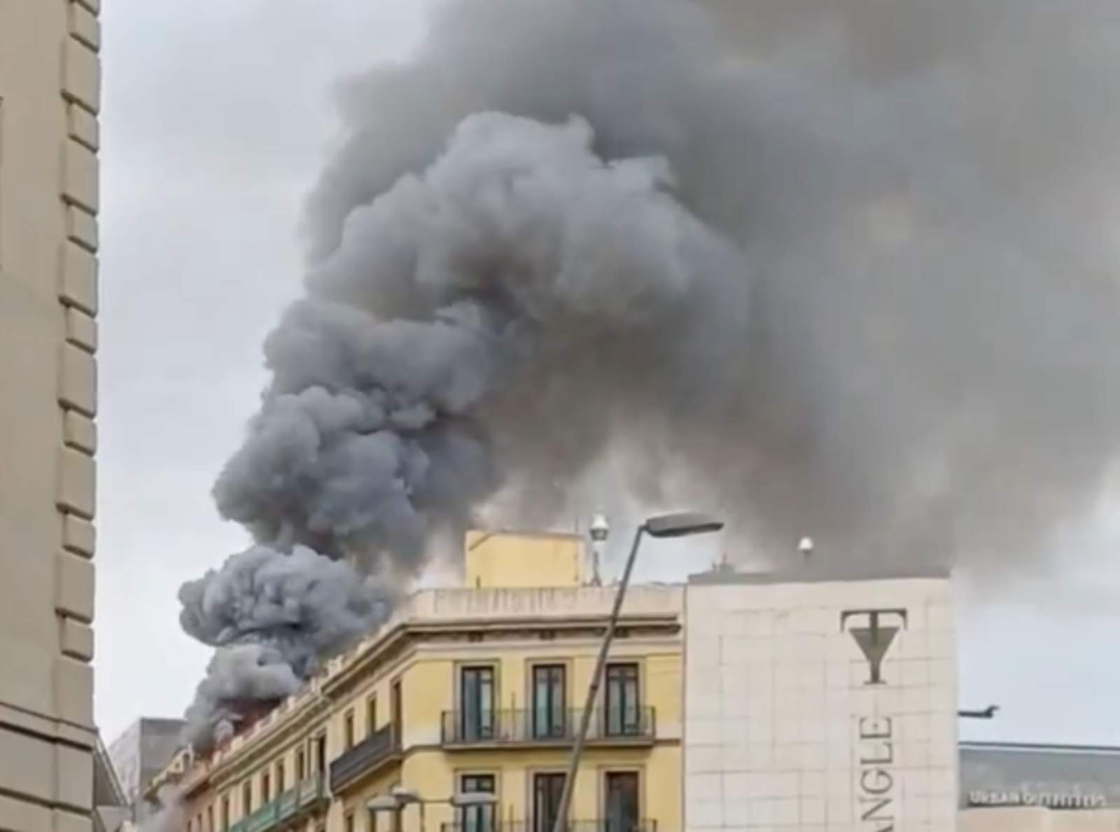 incendi plaça catalunya