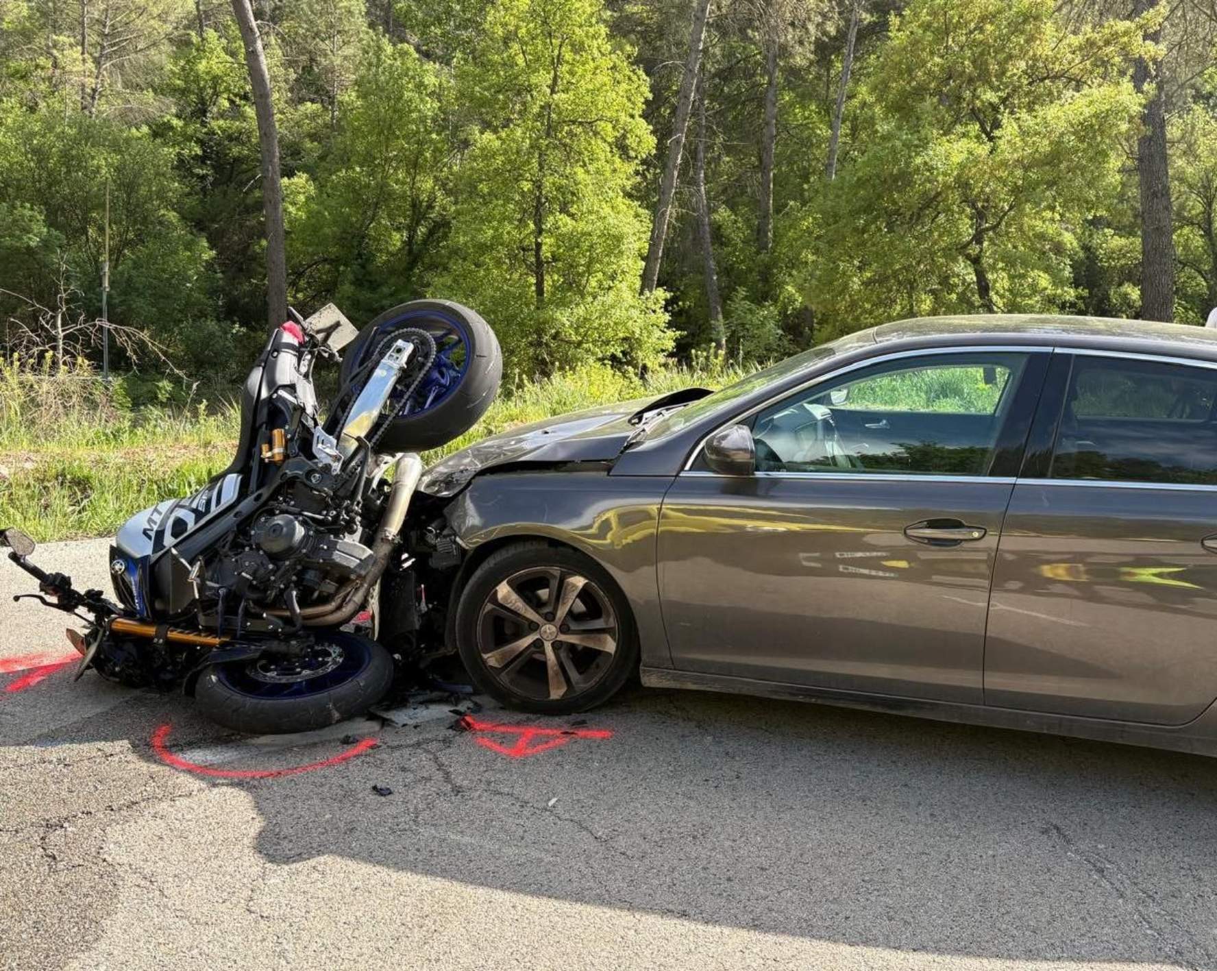 accident BV 3008, a Fonollosa cotxe moto