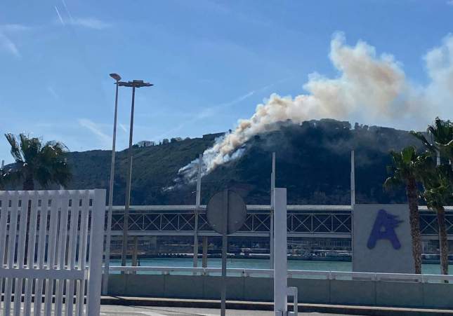 Incendi a Montjuïc / @urignk