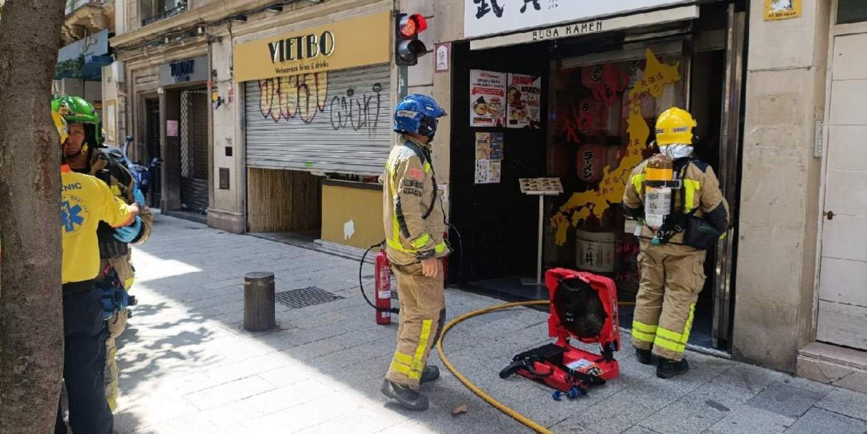 Un incendio en la cocina de un restaurante en Sabadell deja dos heridos ...
