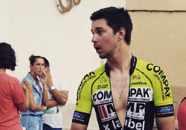Modest Capell en una carrera en una foto d'instagram Modest Capell en una carrera en una foto d'instagram