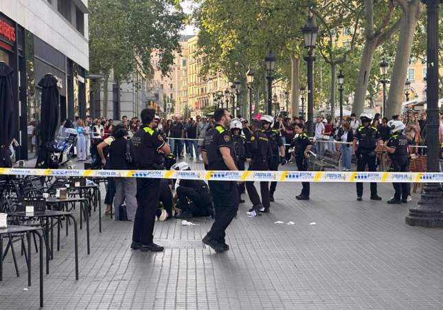 Apunyalament Guàrdia Urbana plaça catalunya barcelona   Cedida
