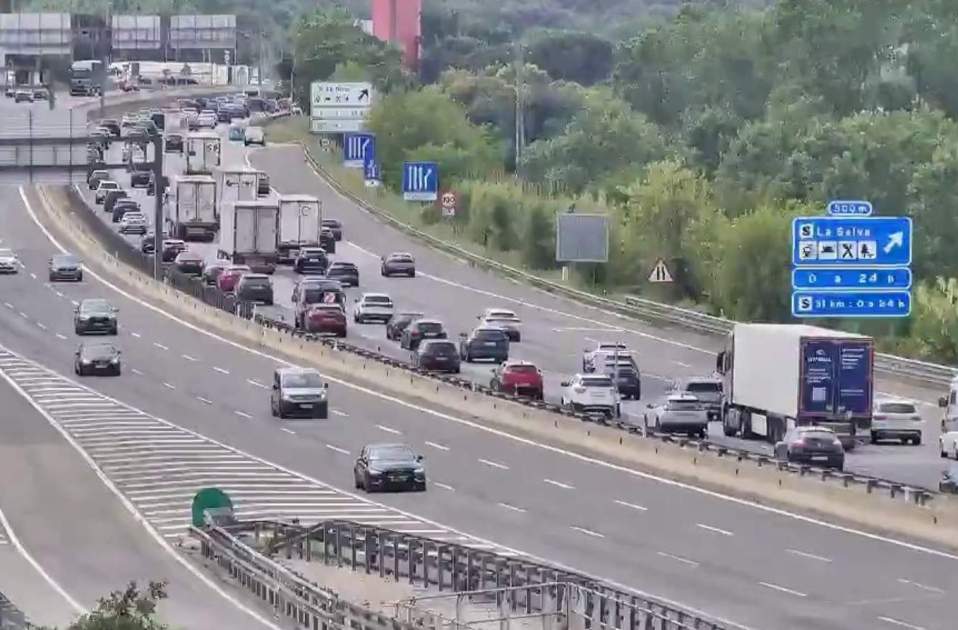 Colas en la Autopista AP 7 a raíz del choque