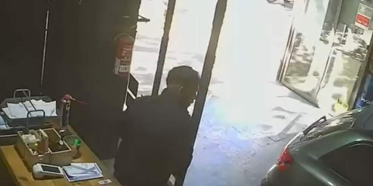 Entra a robar en un taller mecánico de Barcelona a plena luz del día y ...