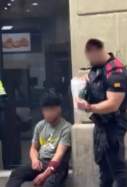 apunyalat al braç el raval