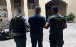 FUGITIU ALBANÈS