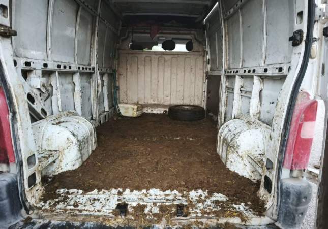 Imatge de la furgoneta on estaves els xais / Mossos d'Esquadra