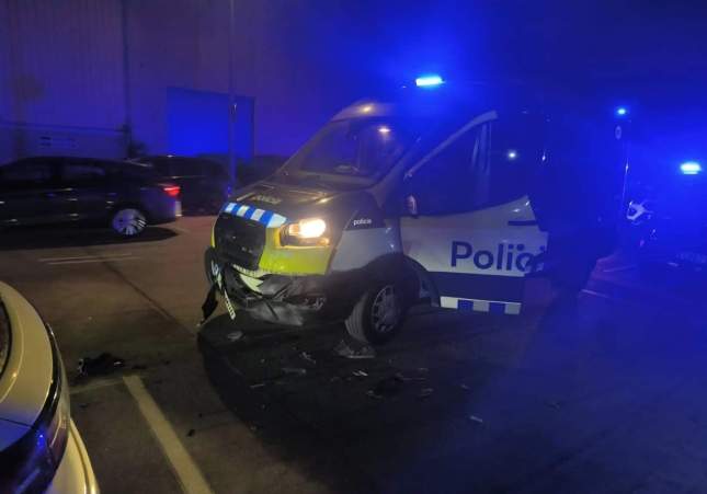Furgoneta de la Policia Local de Malgrat de Mar després de l'envestida