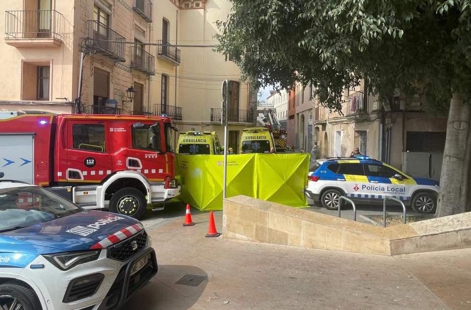 Els serveis d'emergències treballant al lloc dels fets Ajuntament de Tortosa Els serveis d'emergències treballant al lloc dels fets Ajuntament de Tortosa