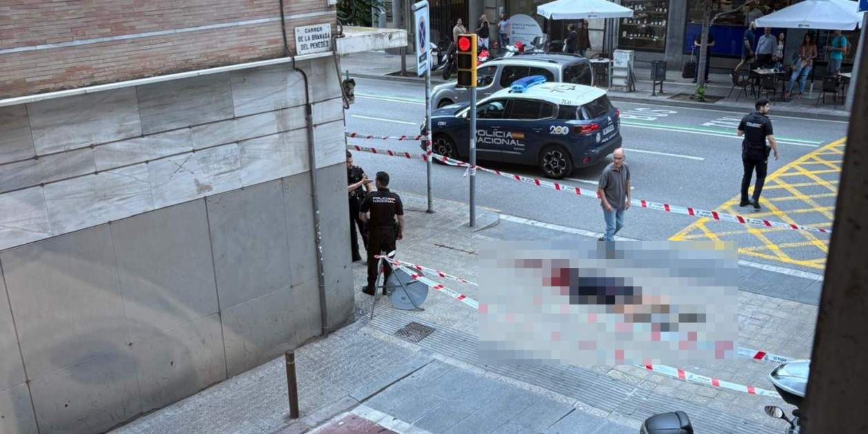 Matan de un tiro en la cabeza a un hombre en plena calle Balmes, en el ...
