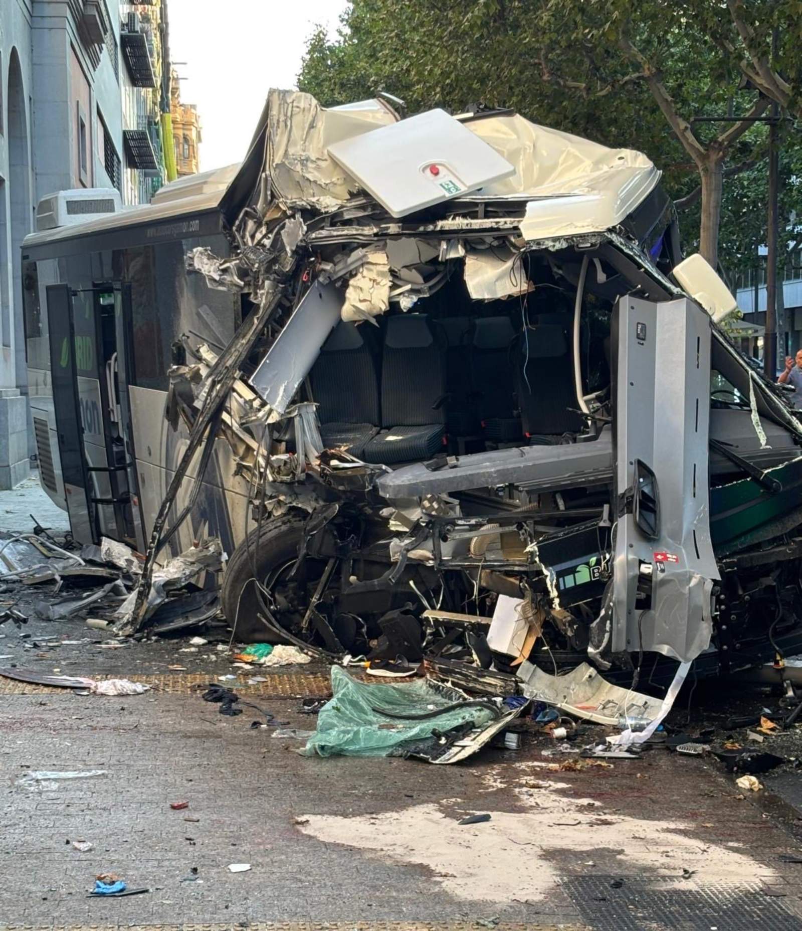 Autocar després del xoc / Cedida