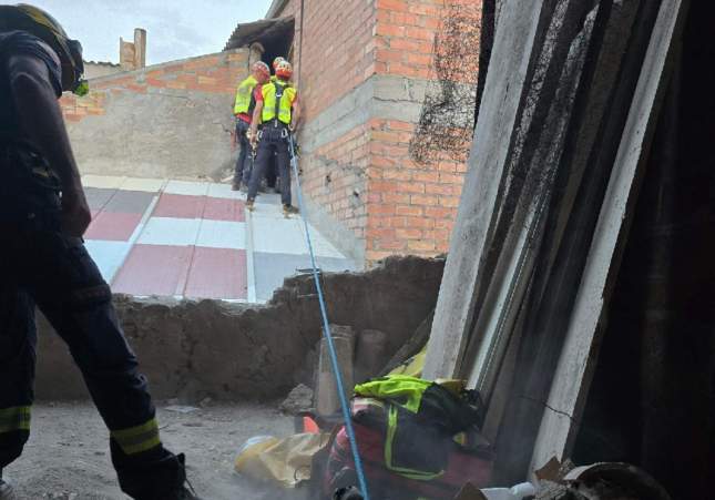 Rescaten una veïna de Balaguer despres de dinou hores atrapada / Bombers