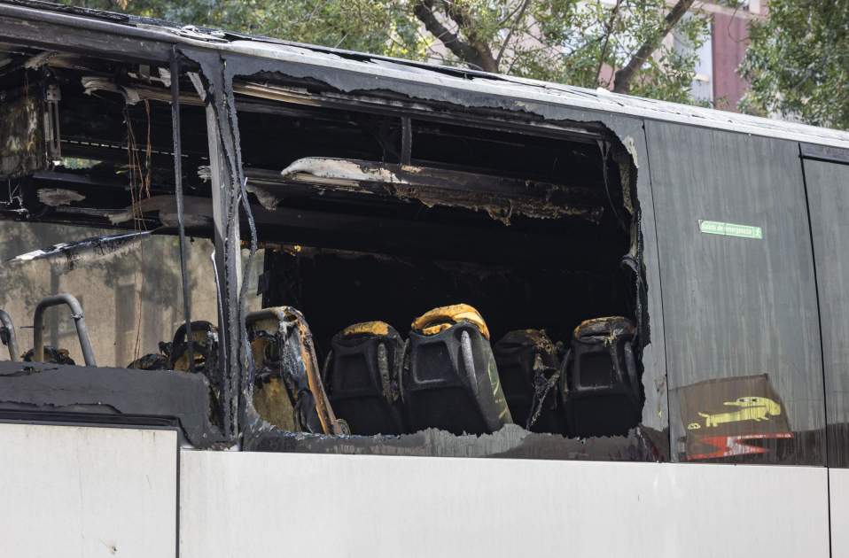 Incendi bus rambla guipuzcoa Sant Martí / Foto: Carlos Baglietto Incendi bus rambla guipuzcoa Sant Martí / Foto: Carlos Baglietto