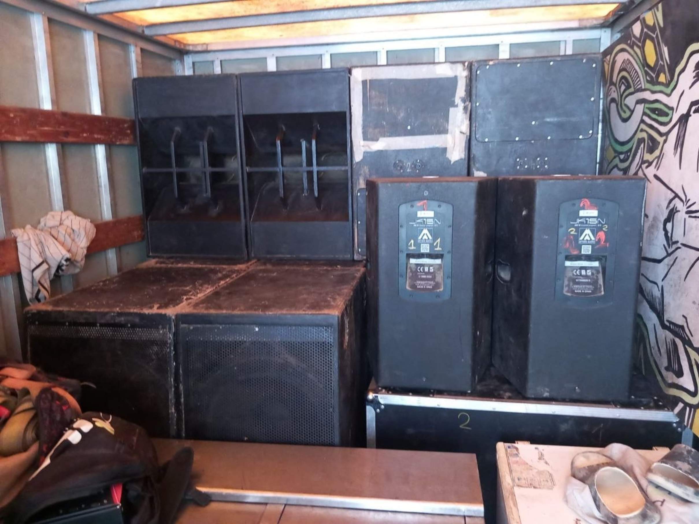 Material de la Rave al Pla de Santa Maria  Mossos d'Esquadra