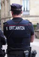 europapress 6105199 dos agentes ertzaintza