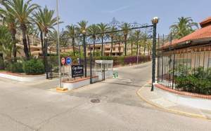 Urbanització cap blanc, cullera