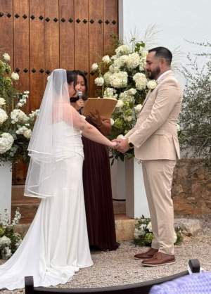 La Meghan i l'Emilio durant la boda / Cedida