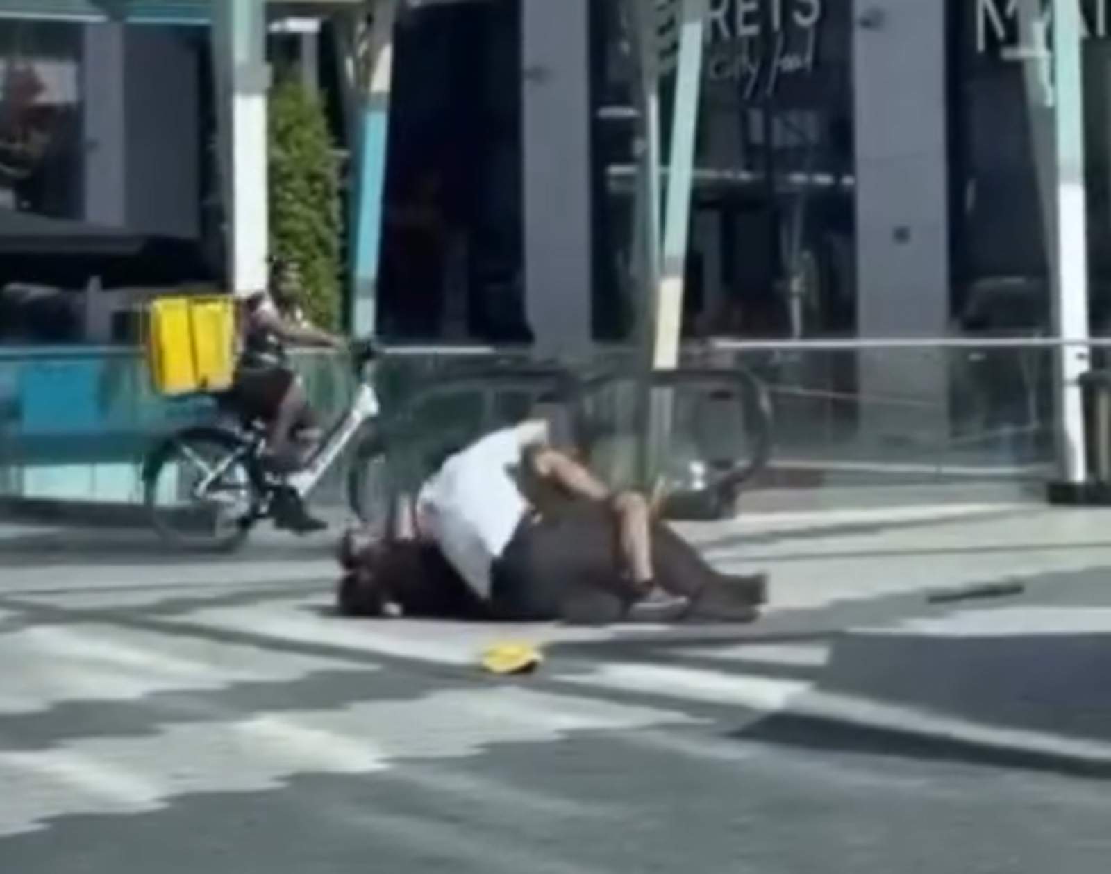 Jove violent glòries