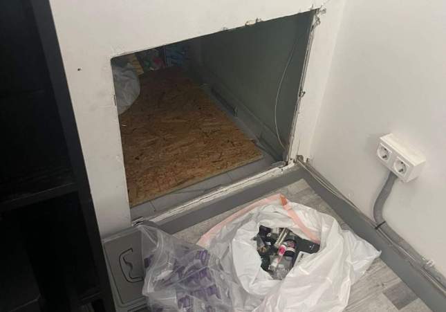 Entrada a una sala oculta / Mossos d'Esquadra