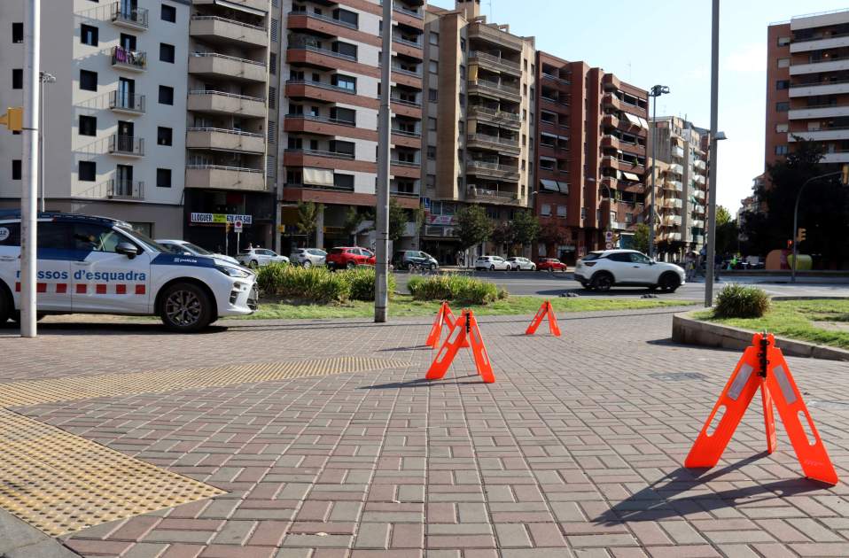 Zona delimitada pels Mossos a la plaça dels Pagesos / ACN / Oriol Bosch Zona delimitada pels Mossos a la plaça dels Pagesos / ACN / Oriol Bosch