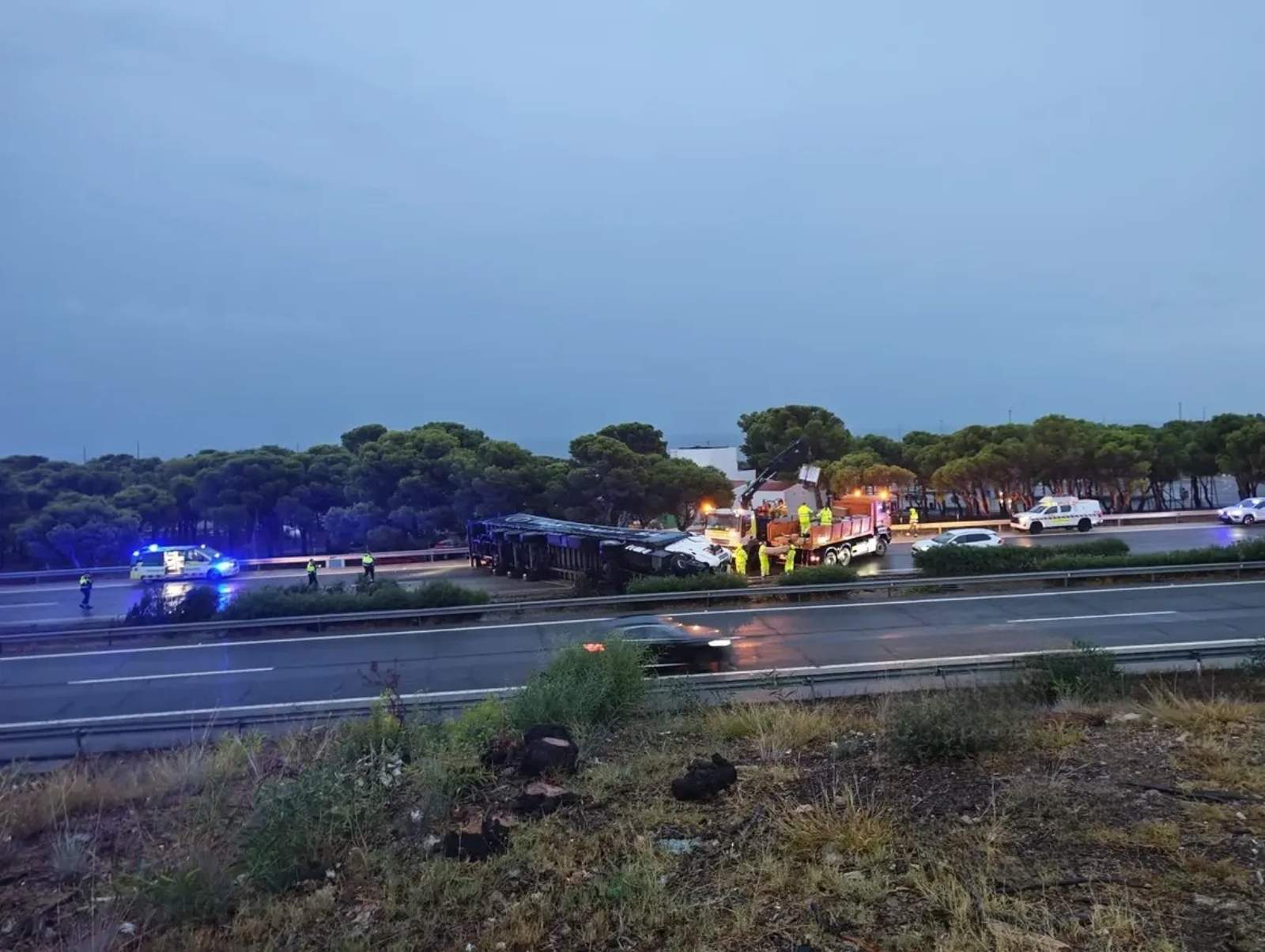 accident camió ap 7 (2)